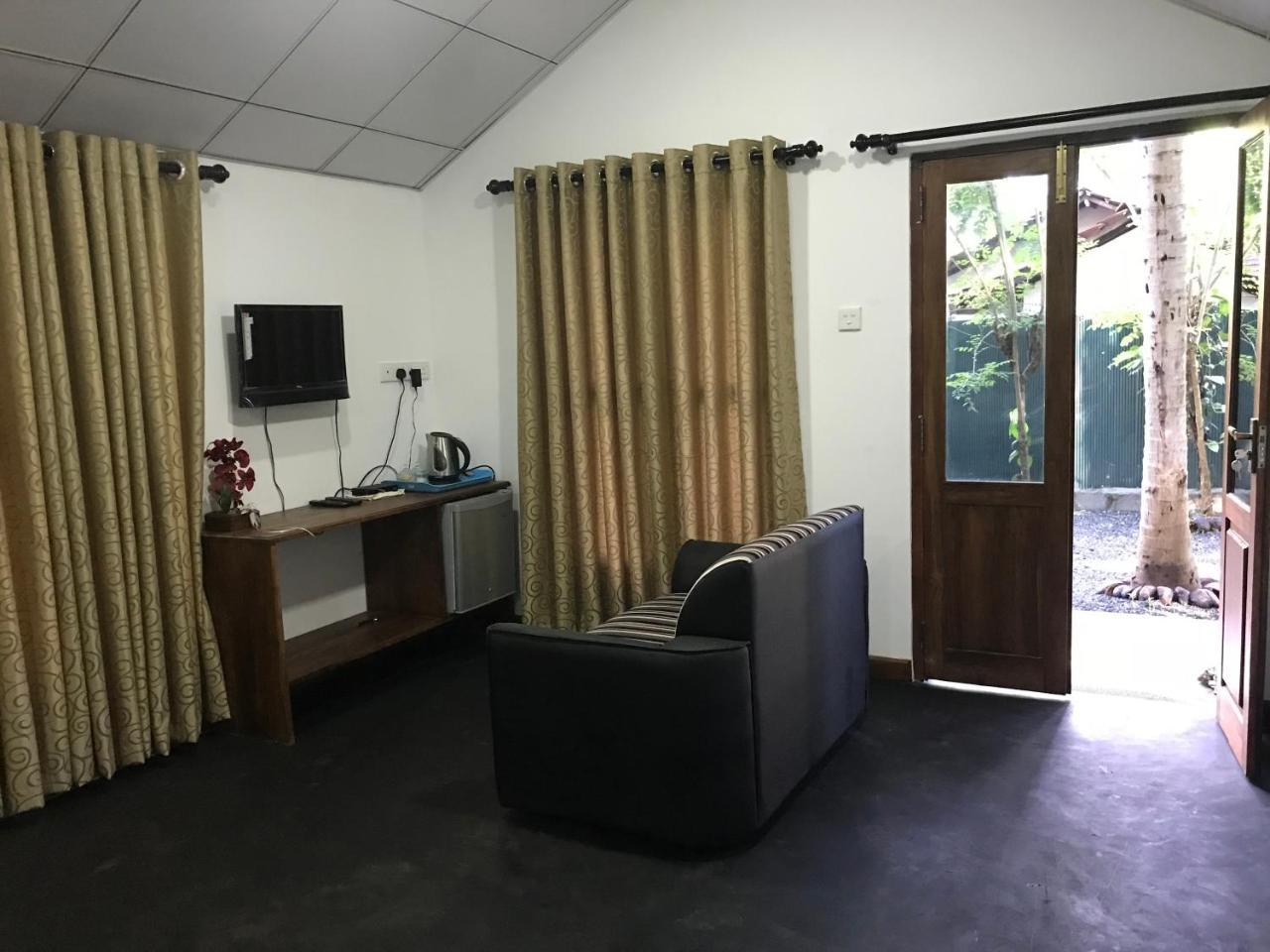 Hotel Falcons Nest Udawalawe Exterior foto